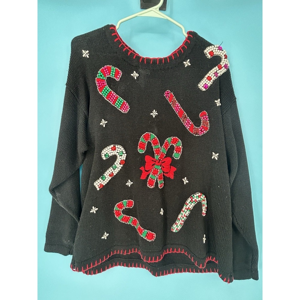 Vintage Christmas sweater with shoulder pads heavily beaded Size Medium‎